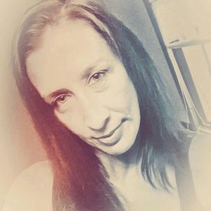 Meet your Posher, Hillary